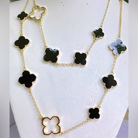 Jewelry - Elegant Gold and Black tone clover double or single strand necklace,